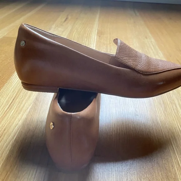 FRANKiE4 Women's Cognac Pointed-Toe Loafers - Picture 3 of 3